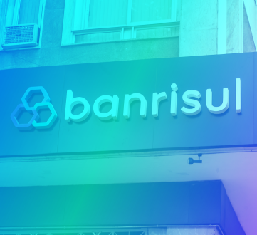 imagem escura com fachada do banrisul