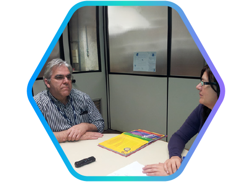 Foto de uma entrevista.